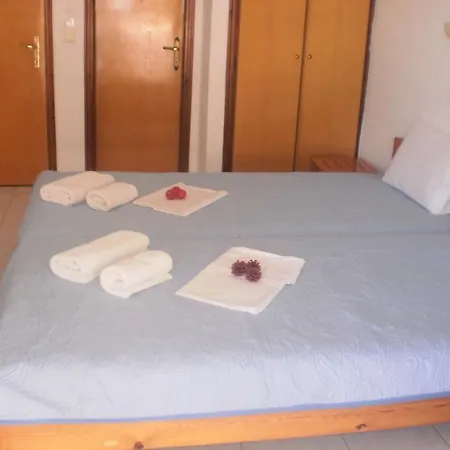 招待所 Kallirachi