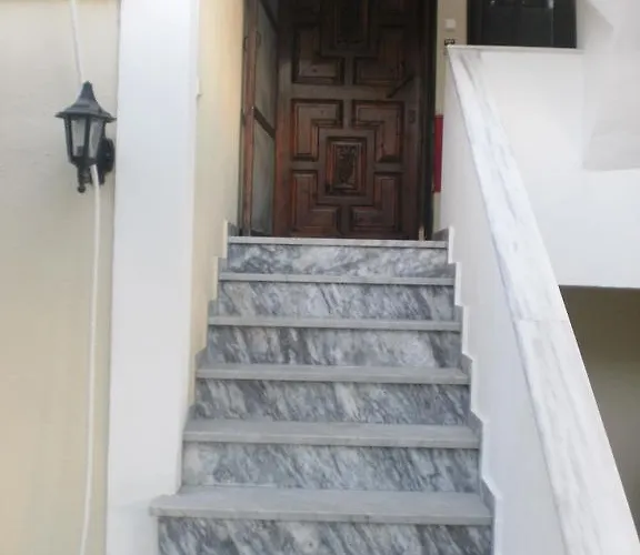 招待所 Kallirachi